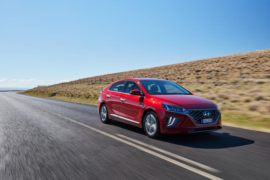  Hyundai IONIQ Plug-in Hybrid (AE) 2019 года  (AU) (фото 4 из 33)
